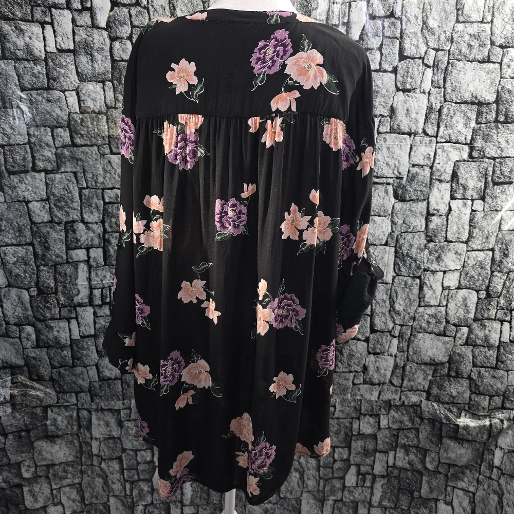 TORRID Harper Challis Button-Front 3/4 Sleeve Floral Blouse. Torrid Size 4 - Picture 6 of 12